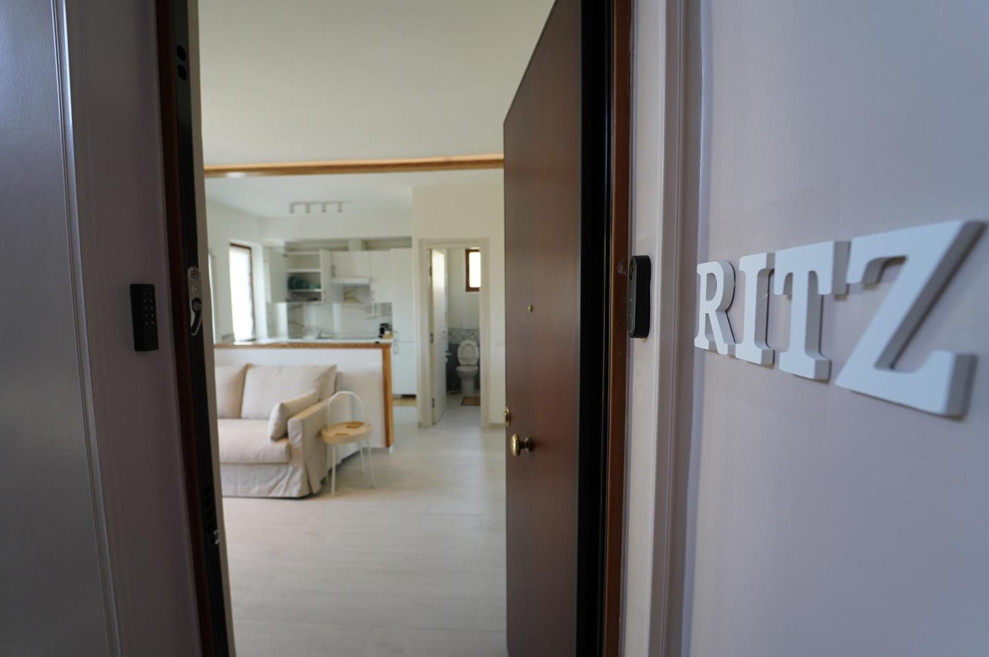 Apartament Ritz Salerno Zewnętrze zdjęcie