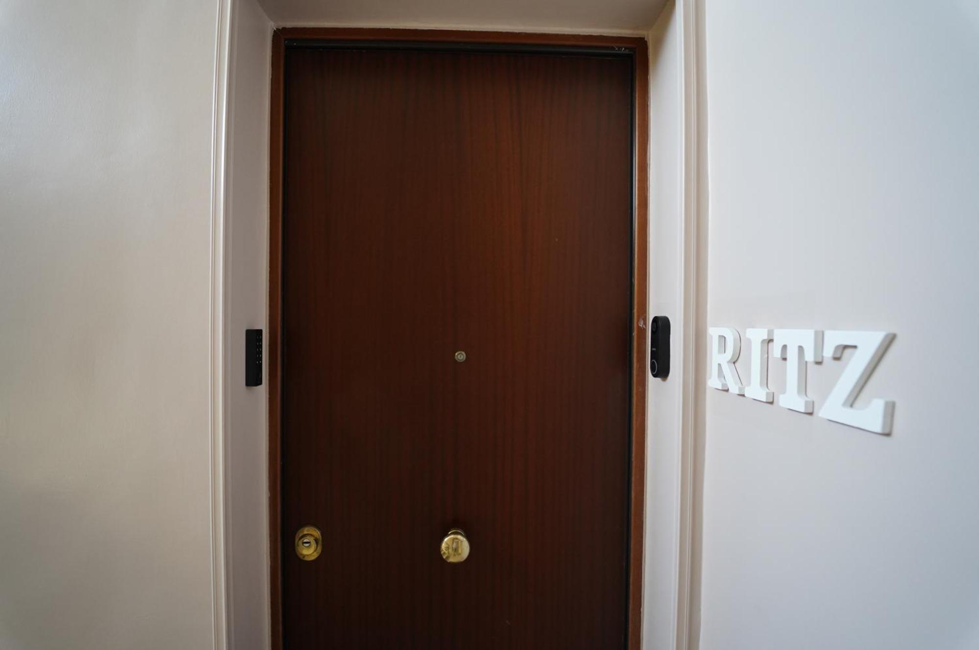 Apartament Ritz Salerno Zewnętrze zdjęcie